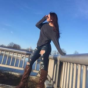 Meet your Posher, Olivia